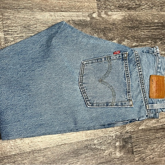 Levi's Premium 501 skinny lightly destroyed, like new. 27 28 inseam - Picture 12 of 13